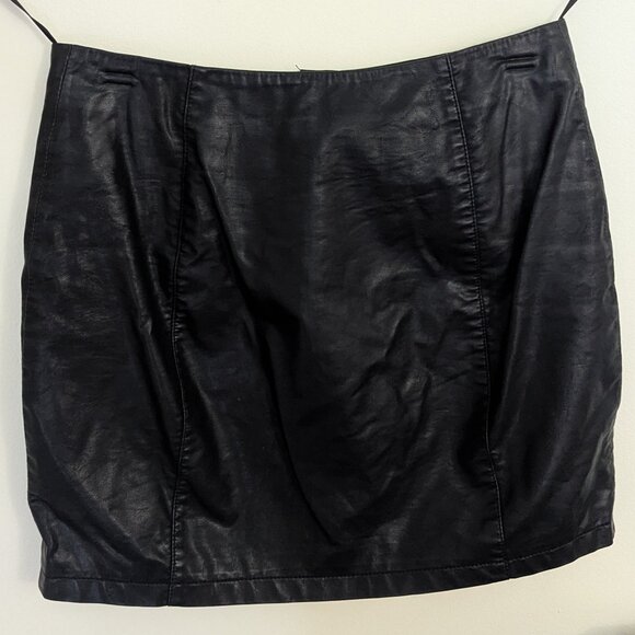 Free People vegan leather oh snap skirt black size 6 - Picture 3 of 8